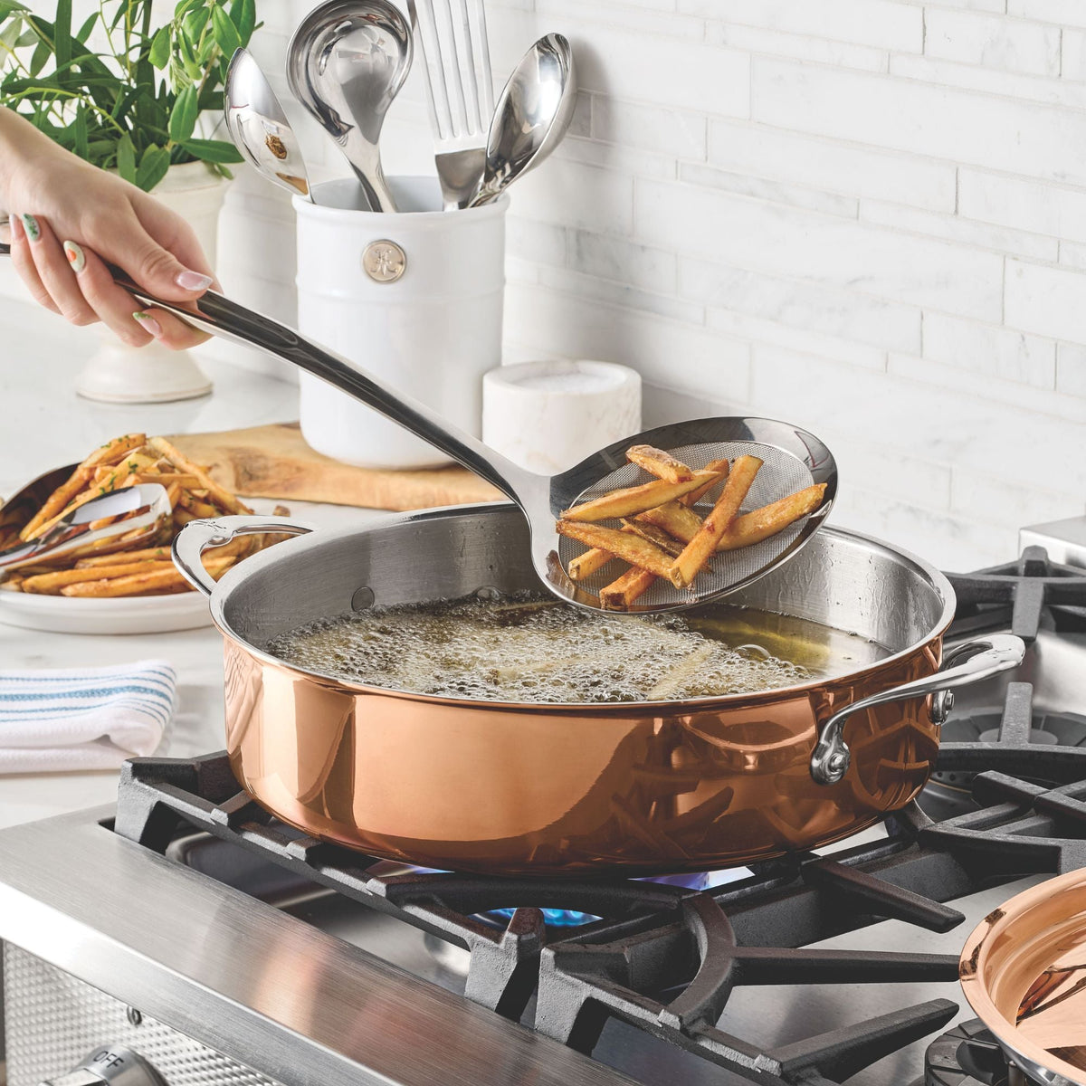 Product detail view: for slow braising and pan roasting – copper clad stainless steel – Hestan CopperBond Aura Copper...