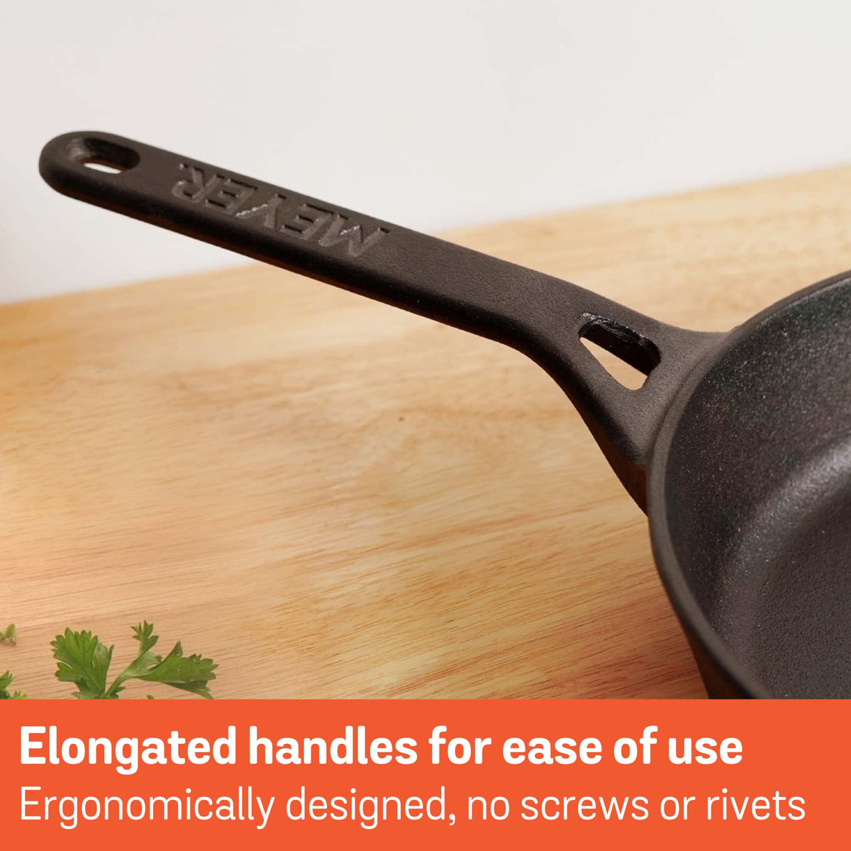 Close-up finish detail: For indoor grilling and searing – pre-seasoned cast iron – Meyer Pre-Seasoned Cast Iron 22cm Skillet / 25cm Grill Pan